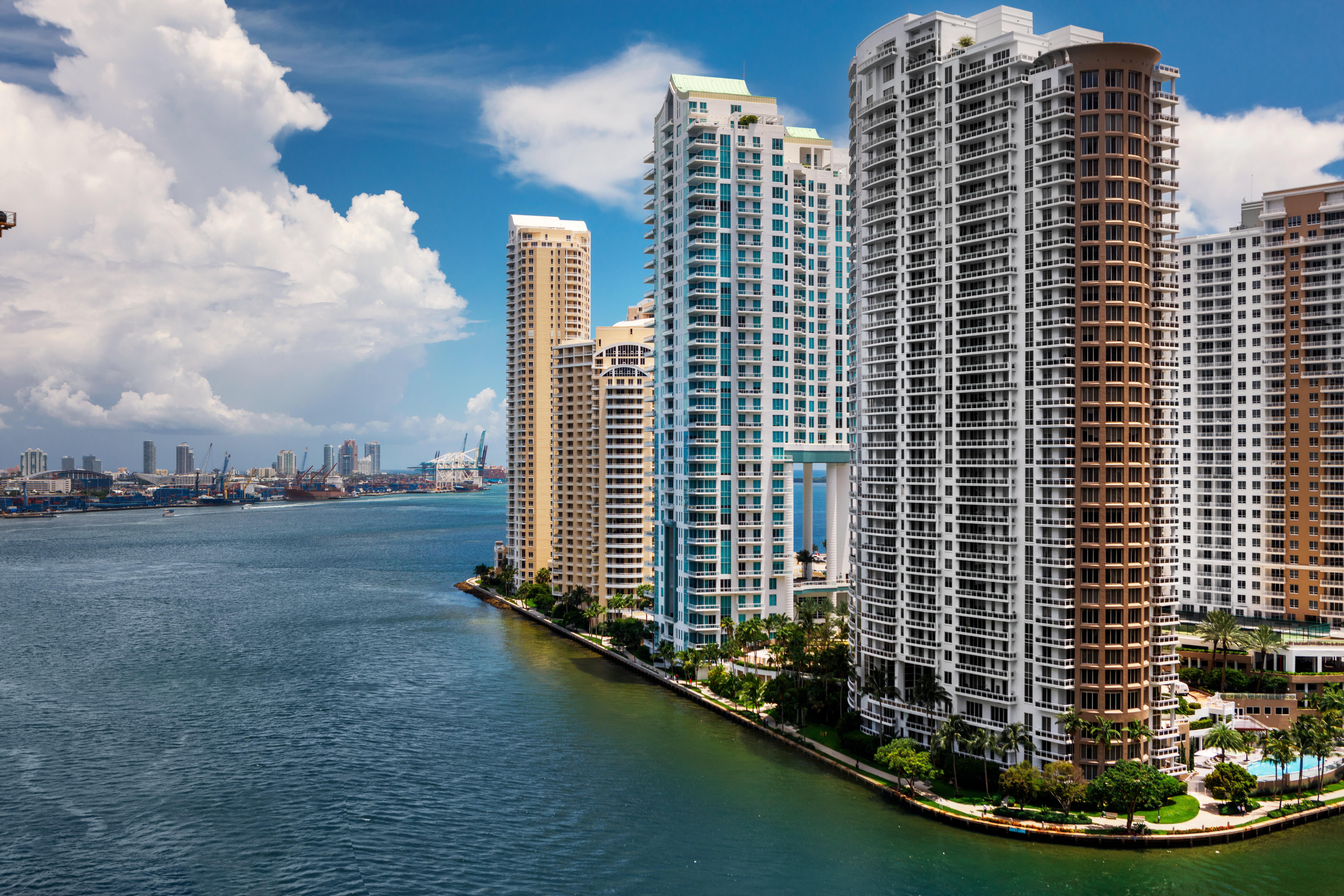 킴턴 에픽 호텔 마이애미 외부 사진 Brickell on the River