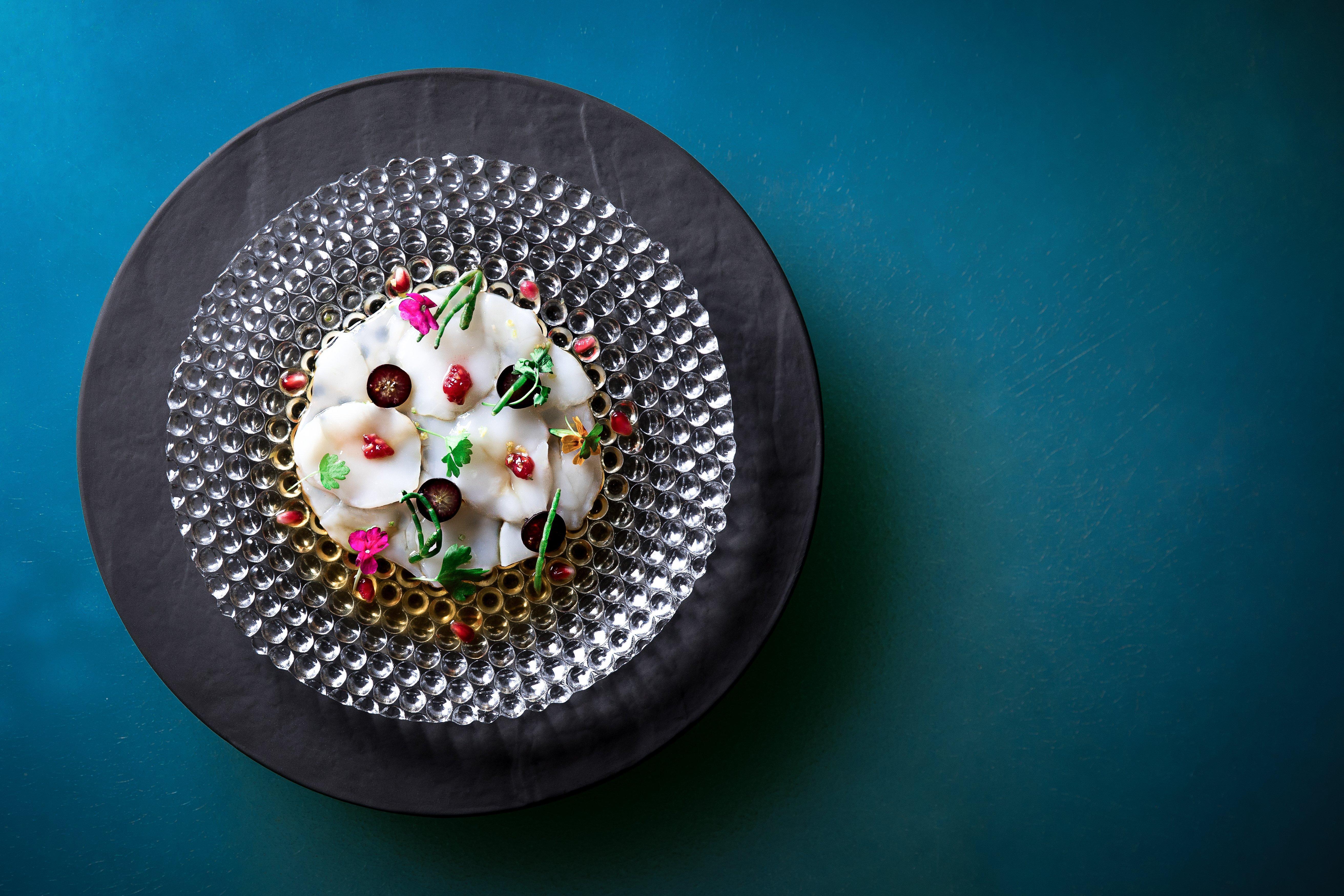 킴턴 에픽 호텔 마이애미 외부 사진 A dish by Chef Nuno Leal at the restaurant