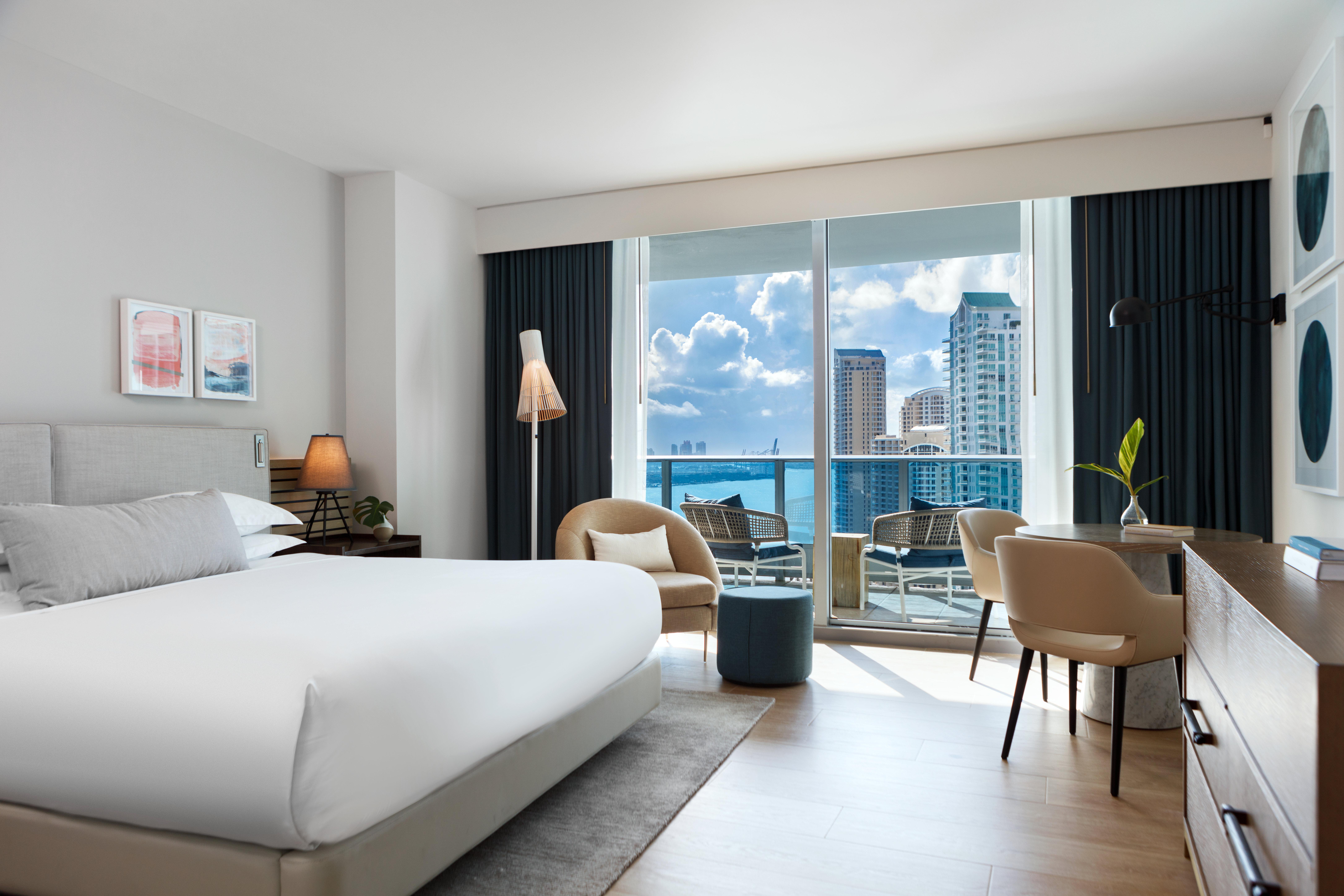 킴턴 에픽 호텔 마이애미 외부 사진 A guest room at the hotel