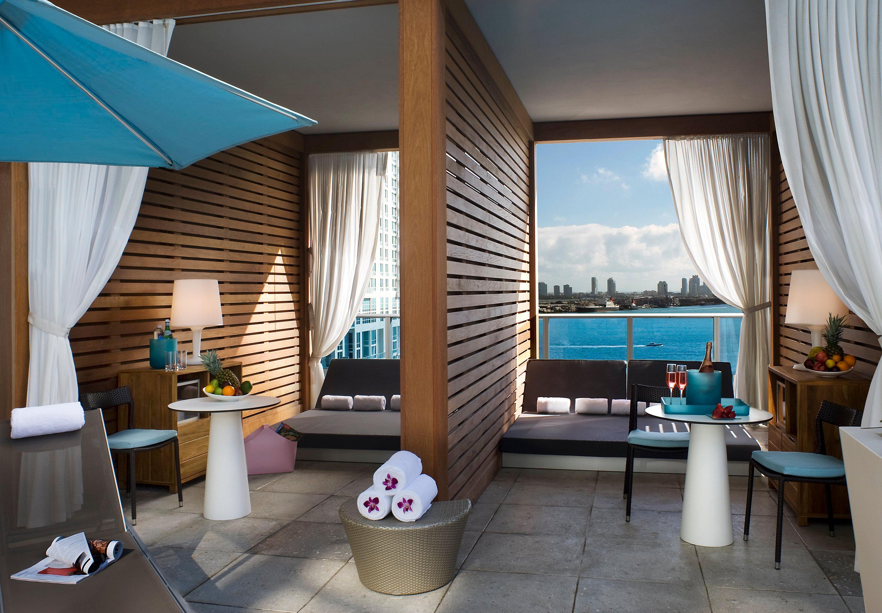 킴턴 에픽 호텔 마이애미 시설 사진 Cabana at the Fontainebleau