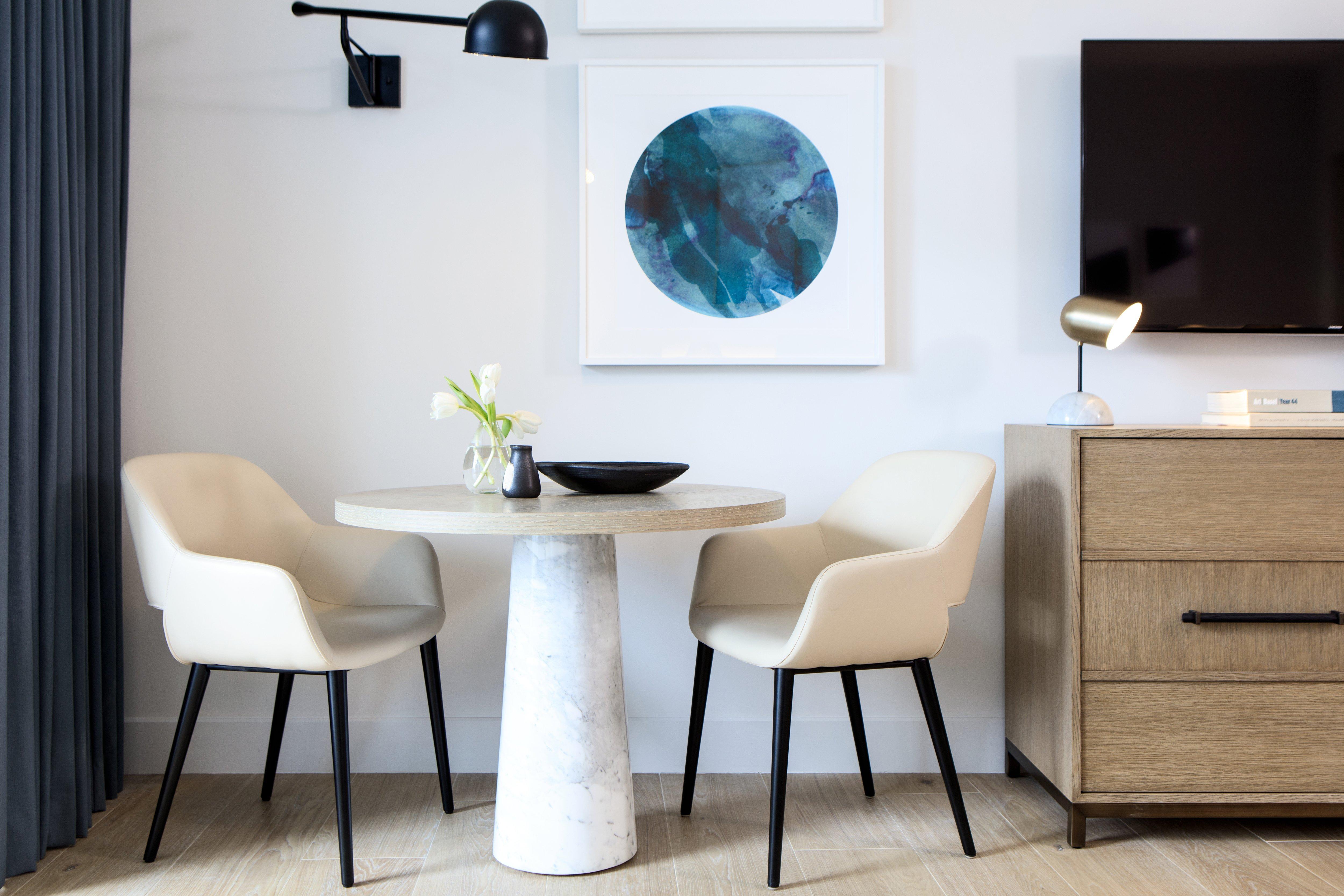킴턴 에픽 호텔 마이애미 외부 사진 A dining room in a hotel