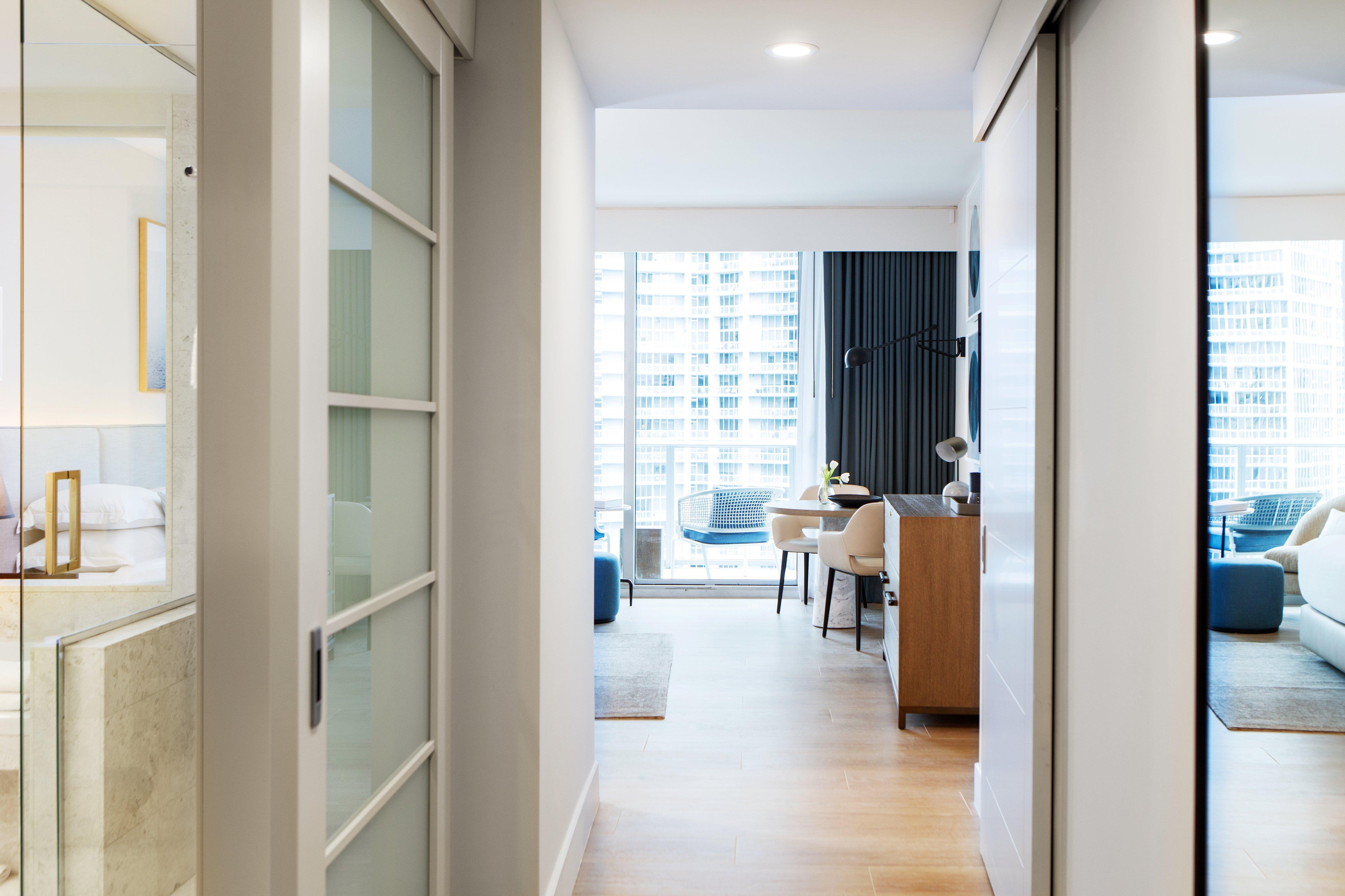 킴턴 에픽 호텔 마이애미 외부 사진 A sliding door