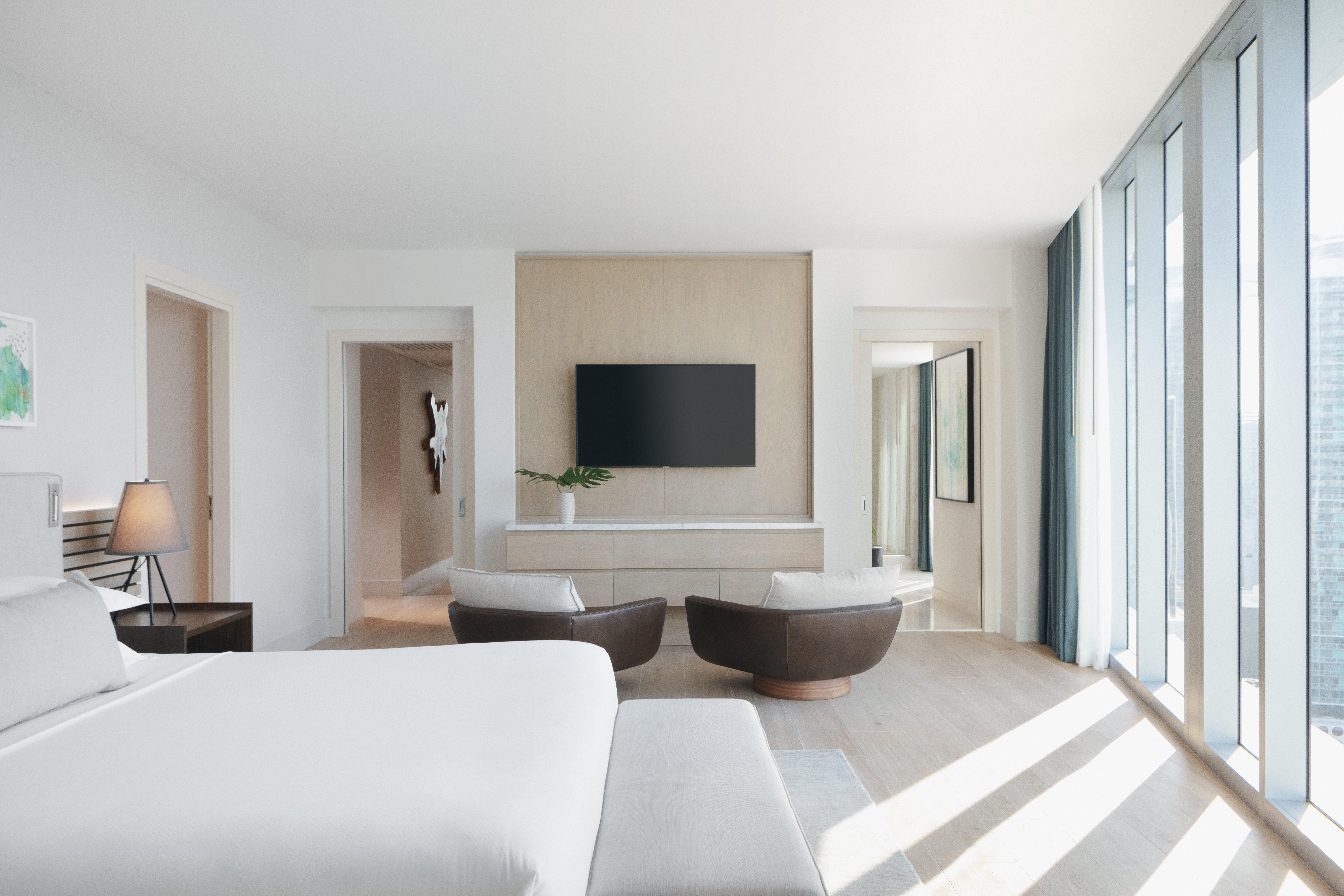 킴턴 에픽 호텔 마이애미 외부 사진 A bedroom at the Four Seasons Hotel